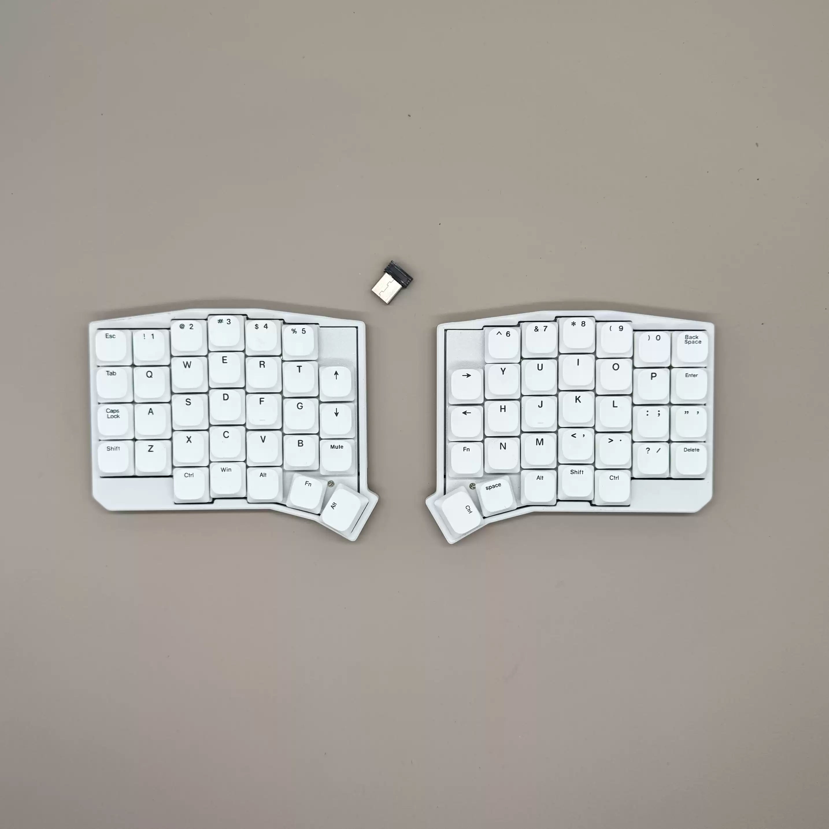 WSOFLE Low-Profile Split Ergonomic Mechanical Keyboard — Wireless 2.4G, Hot-Swappable, VIAL Remappable